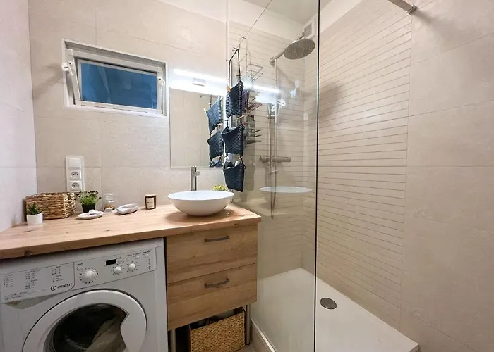 Cozy Near The Centre Homestay szállás